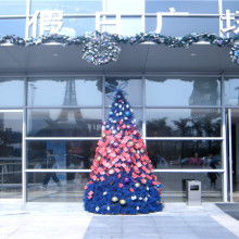 義烏市優圣日用百貨商行 專營圣誕裝飾用品，點亮節日氛圍